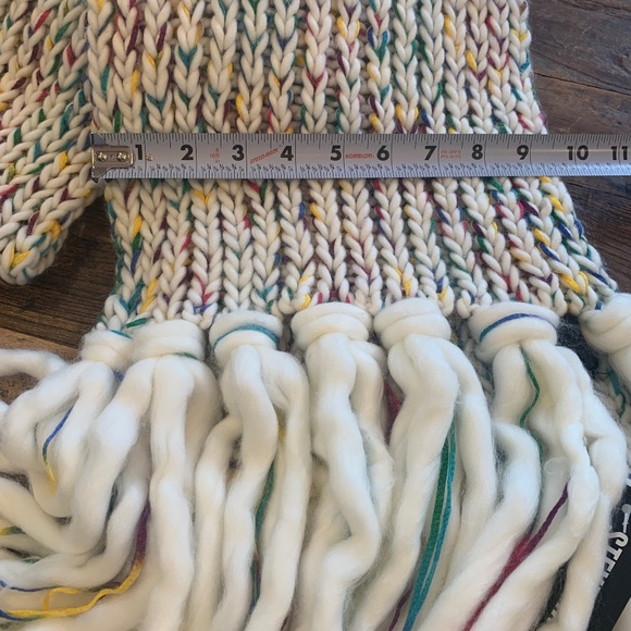 NWT Super Soft & Cozy Long Scarf by Steve Madden - Picture 3 of 5